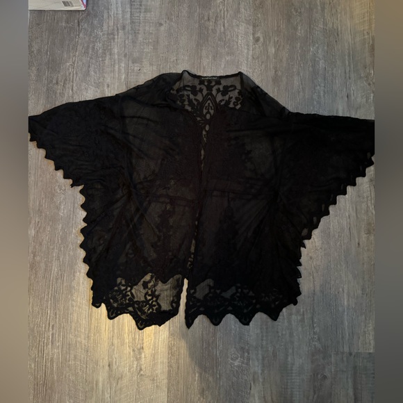 Short Black Lace Coverup - Picture 6 of 6